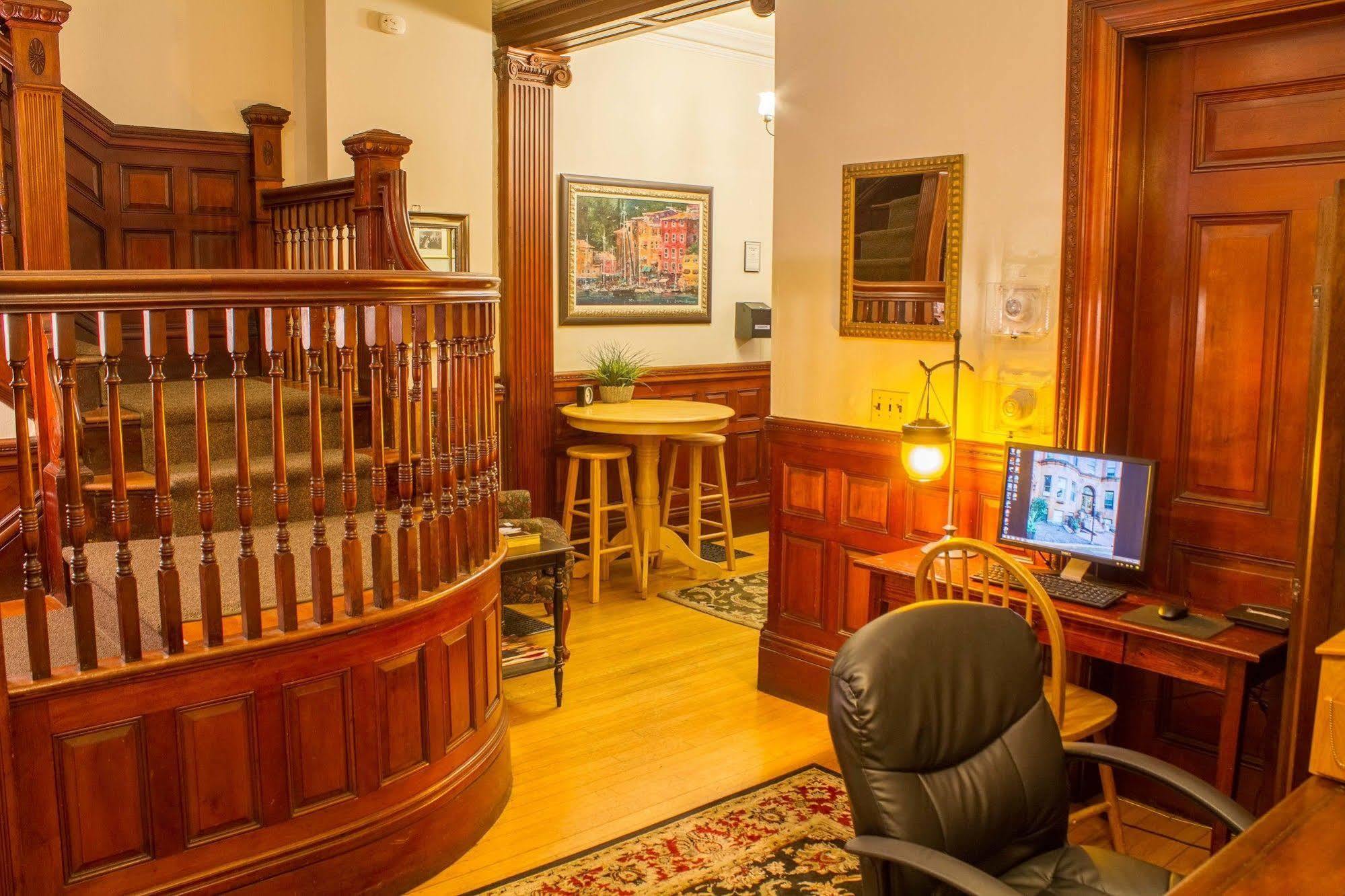 Beacon Inn 1087 Μπρούκλαϊν Εξωτερικό φωτογραφία