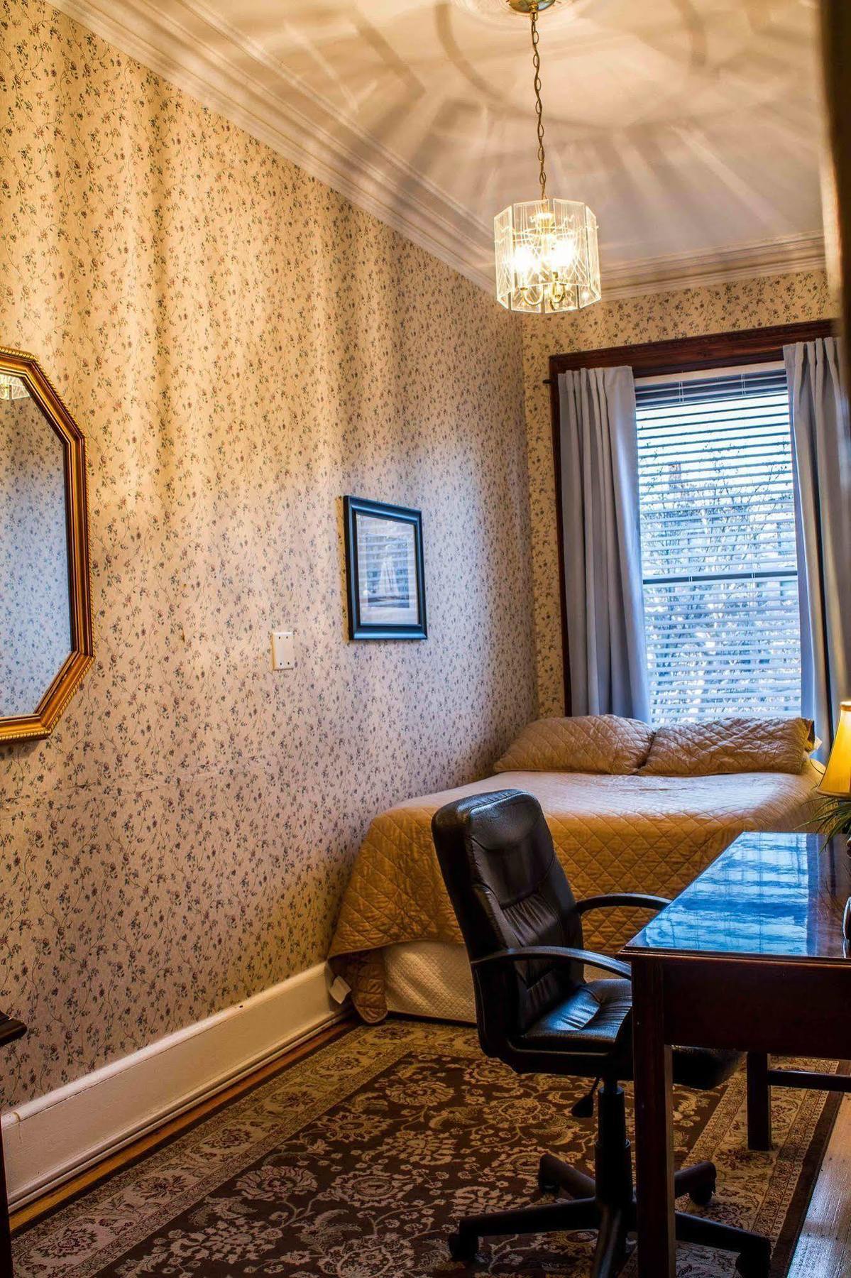 Beacon Inn 1087 Μπρούκλαϊν Εξωτερικό φωτογραφία