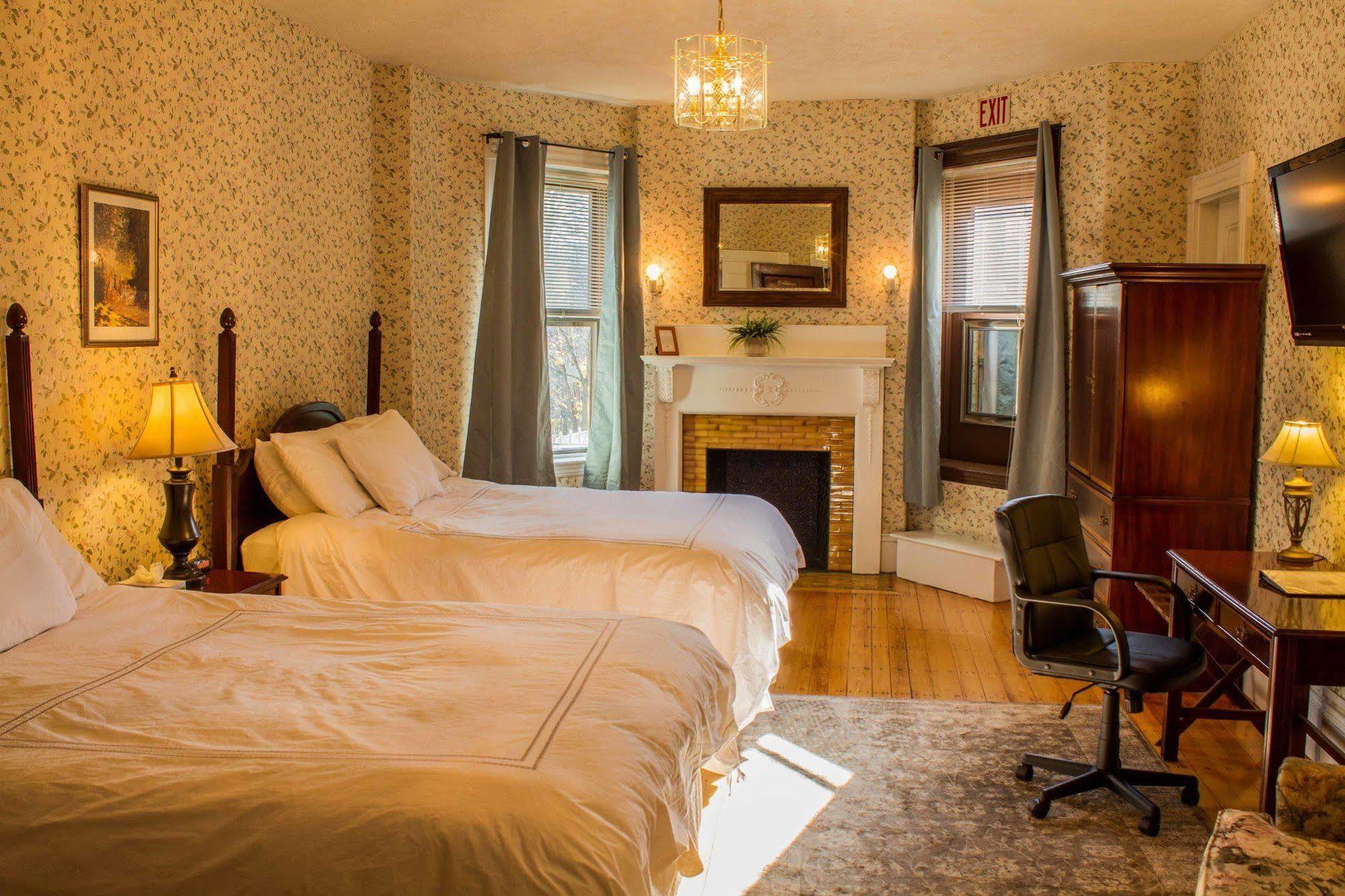 Beacon Inn 1087 Μπρούκλαϊν Εξωτερικό φωτογραφία